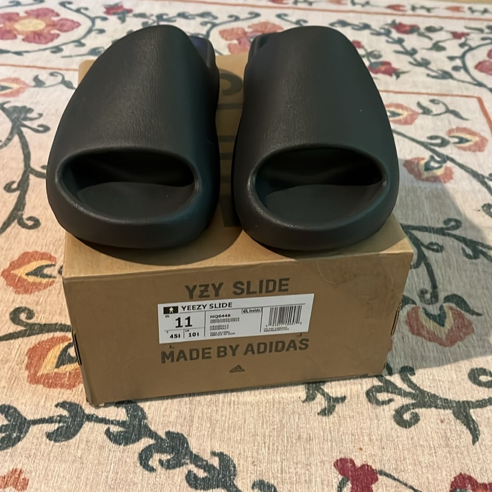 Yeezy slide onyx size 11 - Picture 3 of 7
